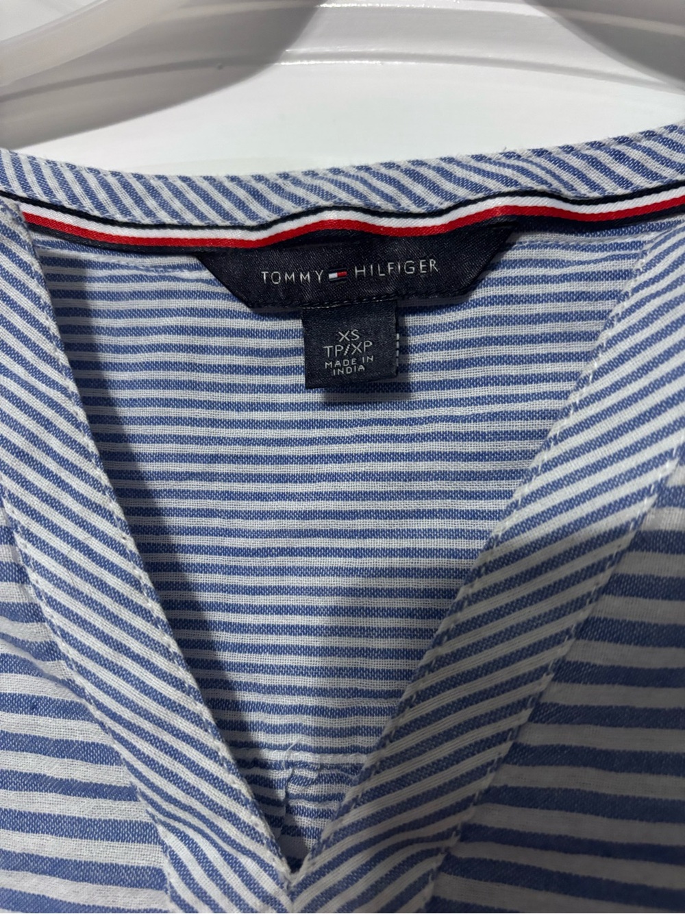 Tommy Hilfiger 100% Cotton Blue & White Striped V-Neck Top Size XS - Picture 4 of 10
